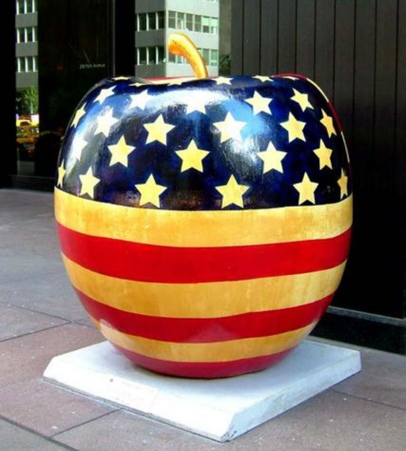 Big apple. Большое яблоко Нью-Йорк. День яблока (США). Большое яблоко город в Америке. Макет большого яблока в Нью Йорке.