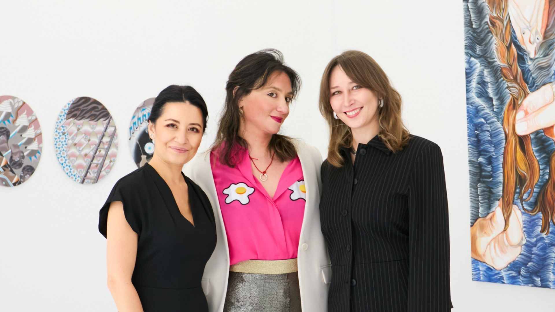 Команда Sensity: Дина Мостовая, Хума Кабакчи (Huma Kabakci) куратор выставки, Ирина Кузник, арт-менеджер Sensity