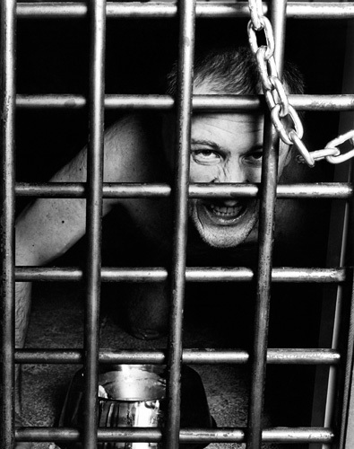 Олег Кулик Я кусаю Америку